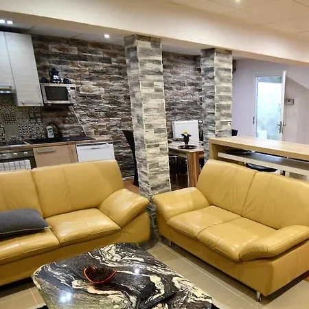 V-k-3 By Interhome *